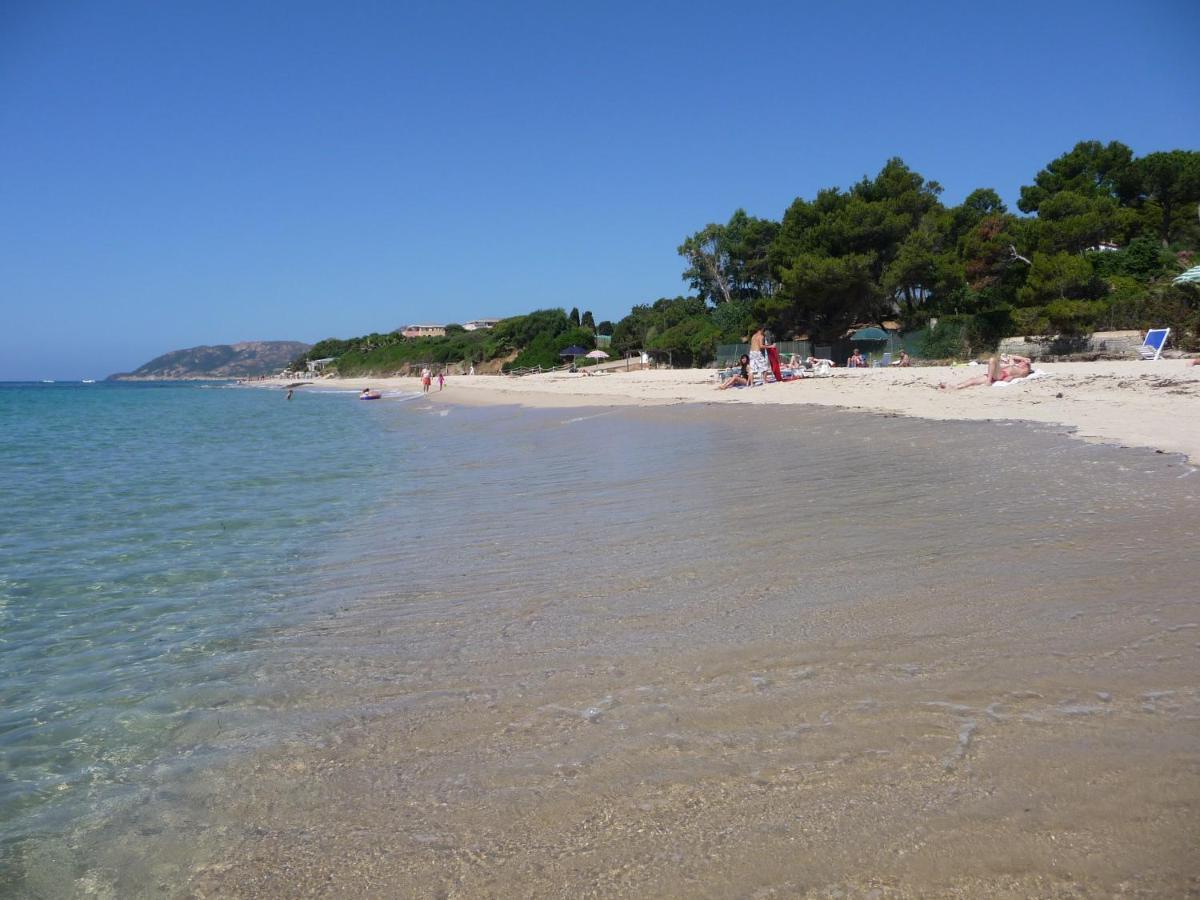Santa Margherita Di Pula, Calaverde, Deliziosa Villetta 100 Metri Dal Mare Luaran gambar